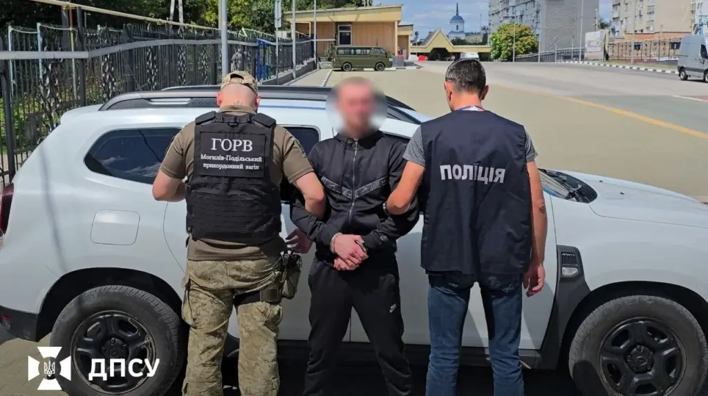 Молдова видала Україні підозрюваного в організації переправлення чоловіків: що відомо