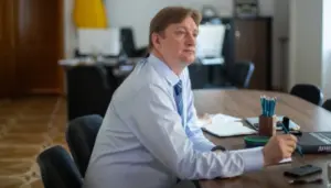 У Дніпрі безпілотник уразив гуртожиток профтехучилища: двоє дівчат постраждали